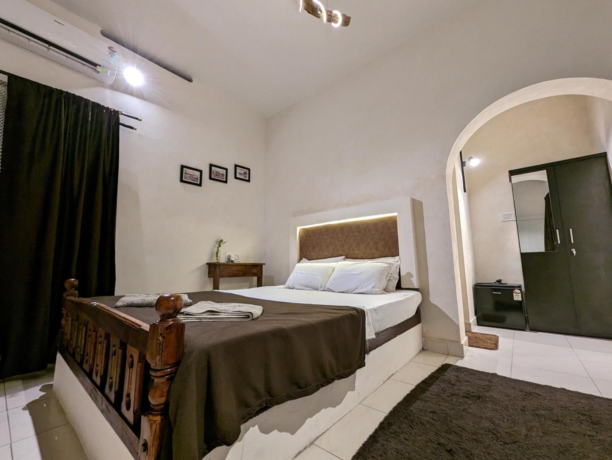 Satta Beach Deluxe Varkala Værelse billede